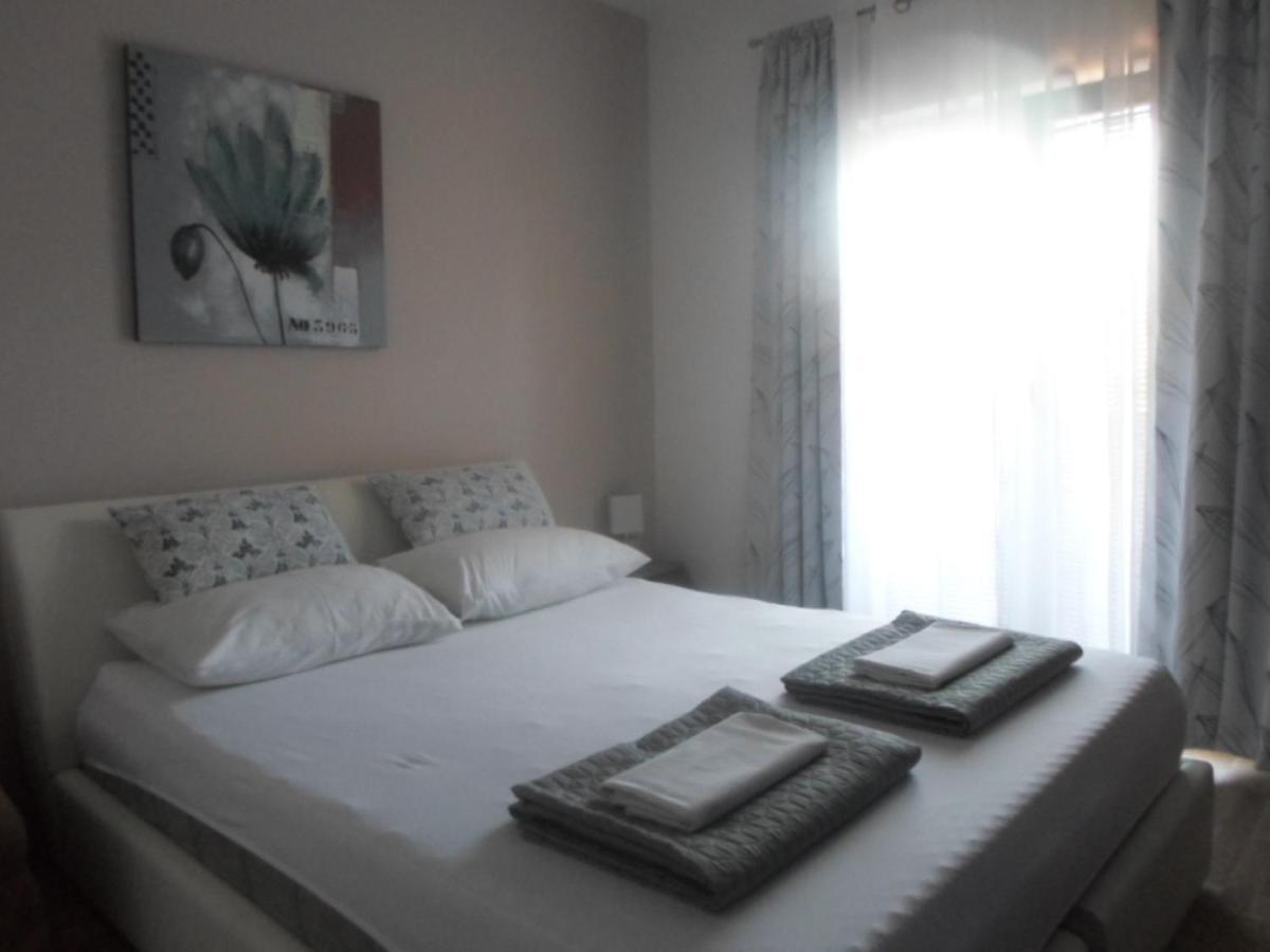 Apartments Golic Biograd Na Moru Exterior foto
