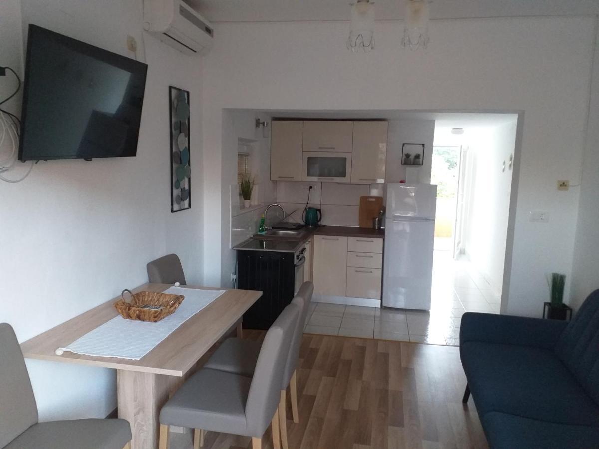 Apartments Golic Biograd Na Moru Exterior foto