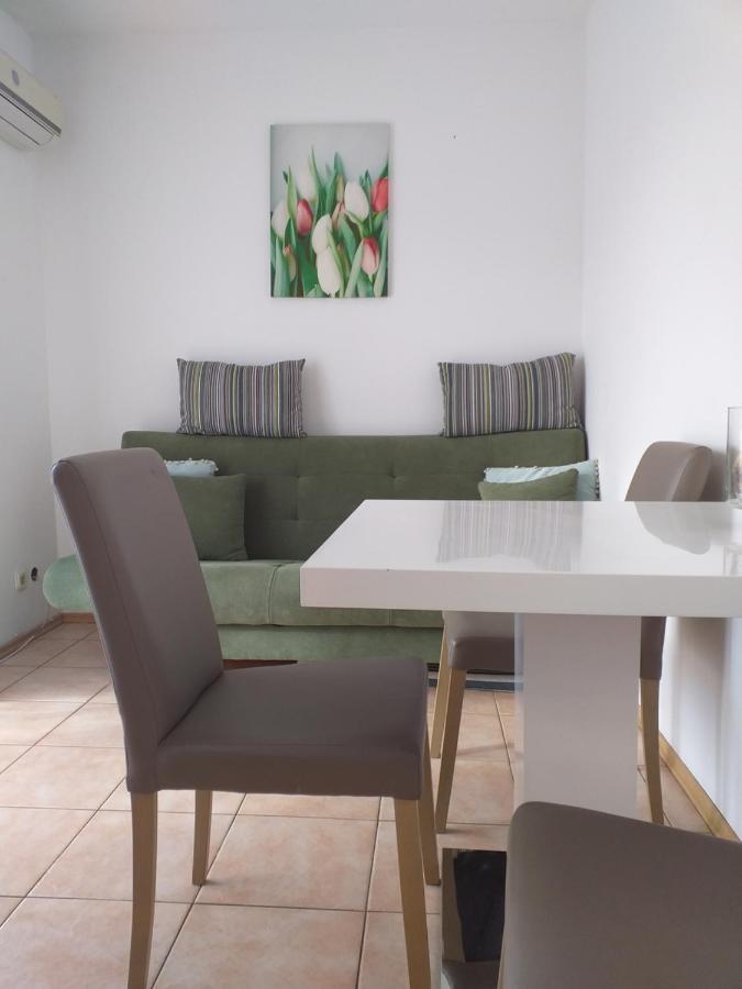 Apartments Golic Biograd Na Moru Exterior foto