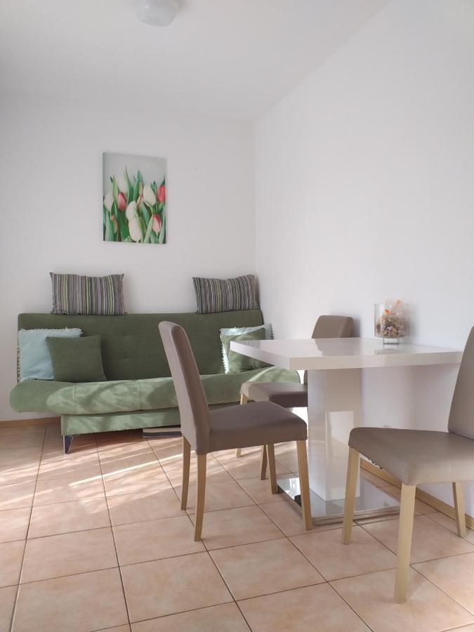 Apartments Golic Biograd Na Moru Exterior foto