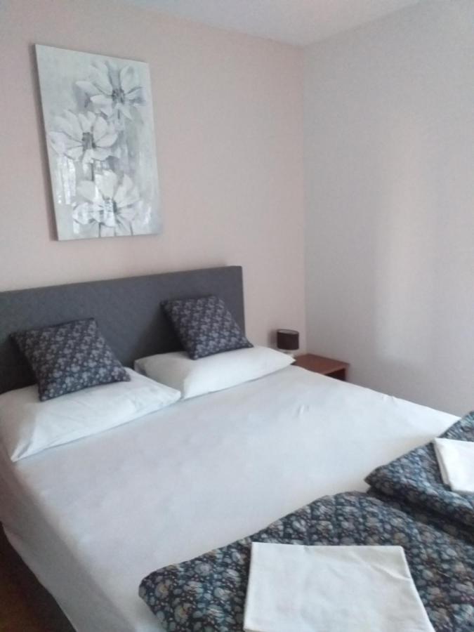 Apartments Golic Biograd Na Moru Exterior foto