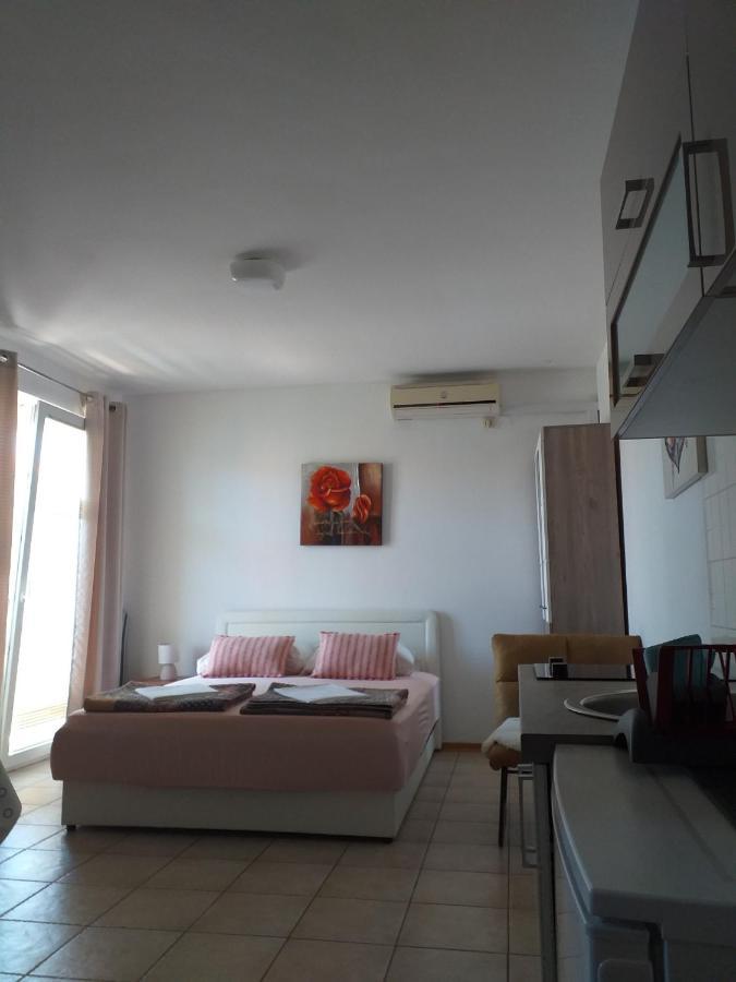 Apartments Golic Biograd Na Moru Exterior foto